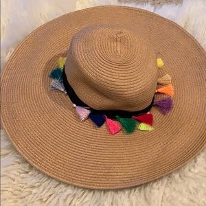 Floppy Beach hat with tassels